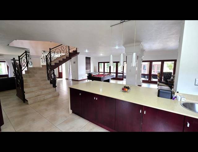 7 BEDROOM HOUSE FOR SALE IN MIDSTREAM ESTATE